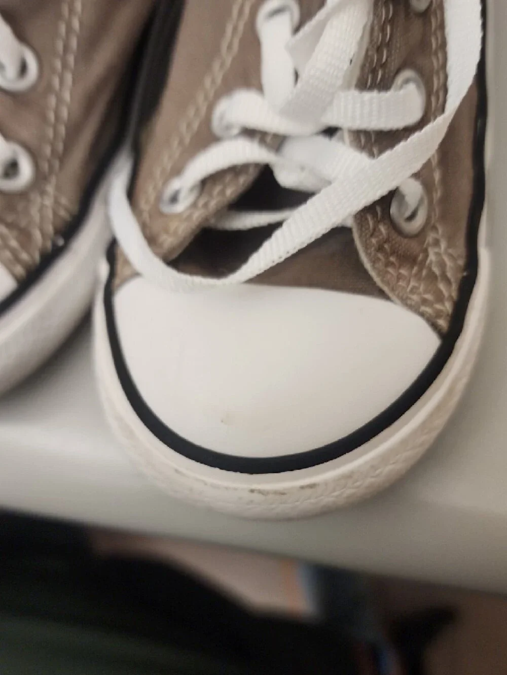 Converse Kids Low Top Sneakers in Gray Size 9c